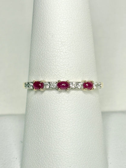 Natural Greenland Ruby and Diavik Canadian Diamond Band Ring in 9k Gold size 8