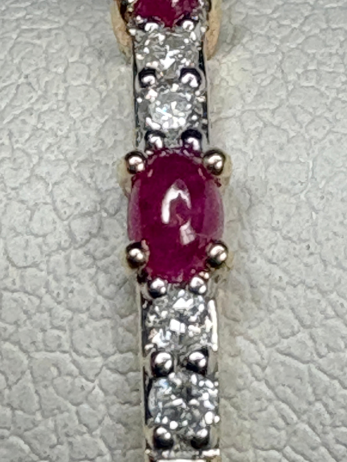 Natural Greenland Ruby and Diavik Canadian Diamond Band Ring in 9k Gold size 8
