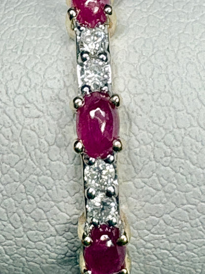 Natural Greenland Ruby and Diavik Canadian Diamond Band Ring in 9k Gold size 8