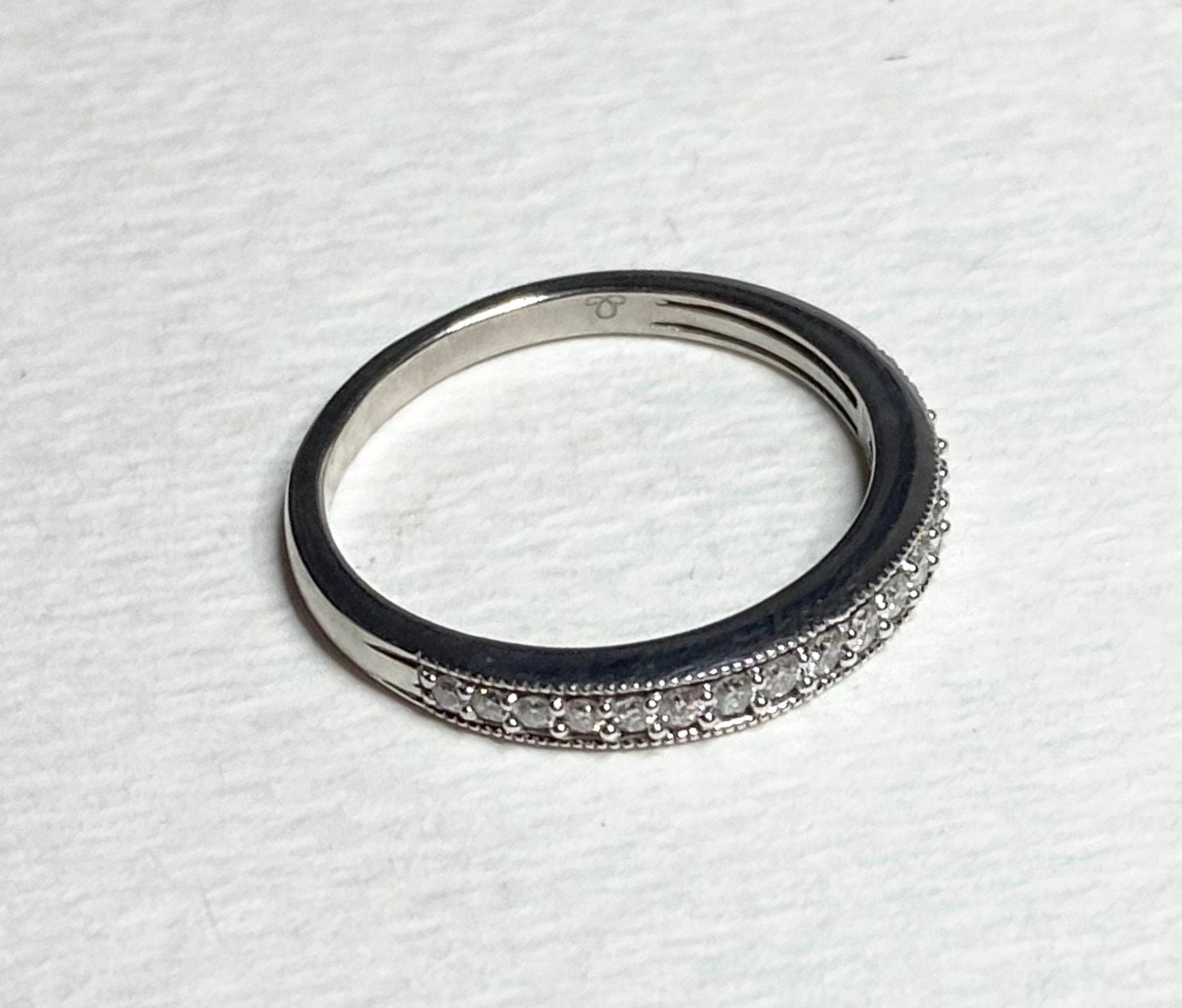 14k white gold diamond pave milgrain band ring size 8.5