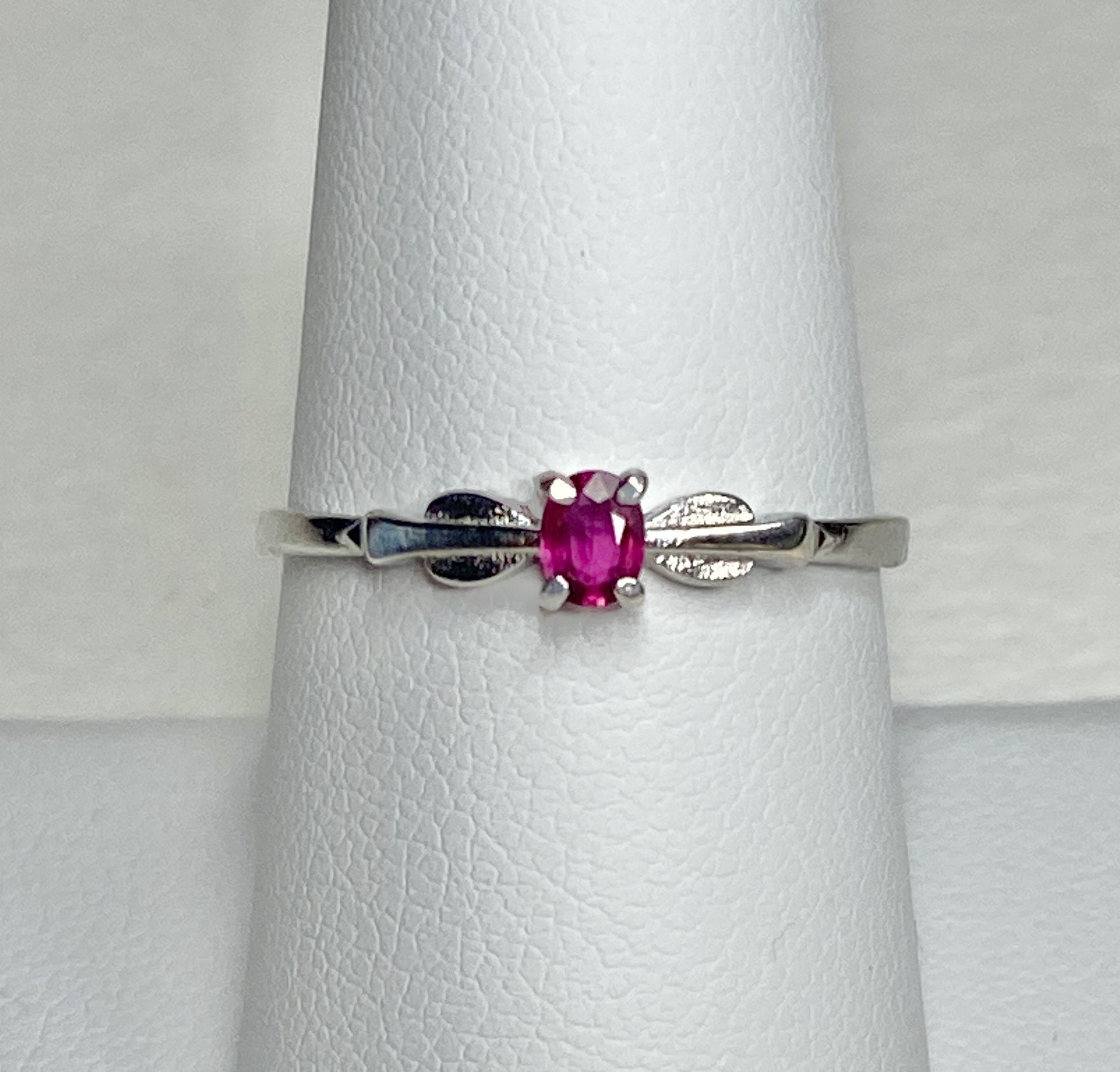 Petite Burmese Ruby Spade Arrowhead Design Ring in Sterling Silver size 8.5 - NewLifeJewelryVault