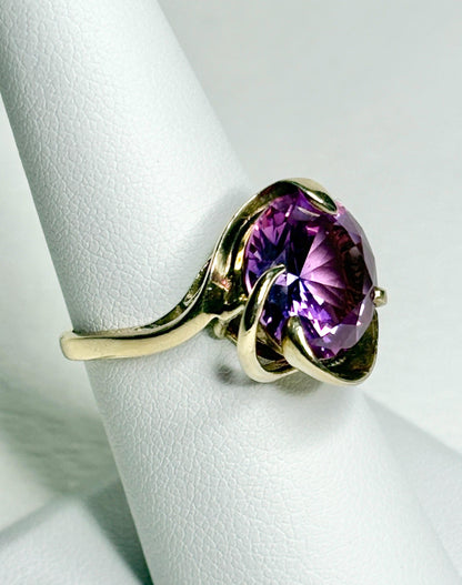 Synthetic Violetish-Pink Retro or Mid Century Spinel Ring in Solid 10k Gold size 7 - NewLifeJewelryVault