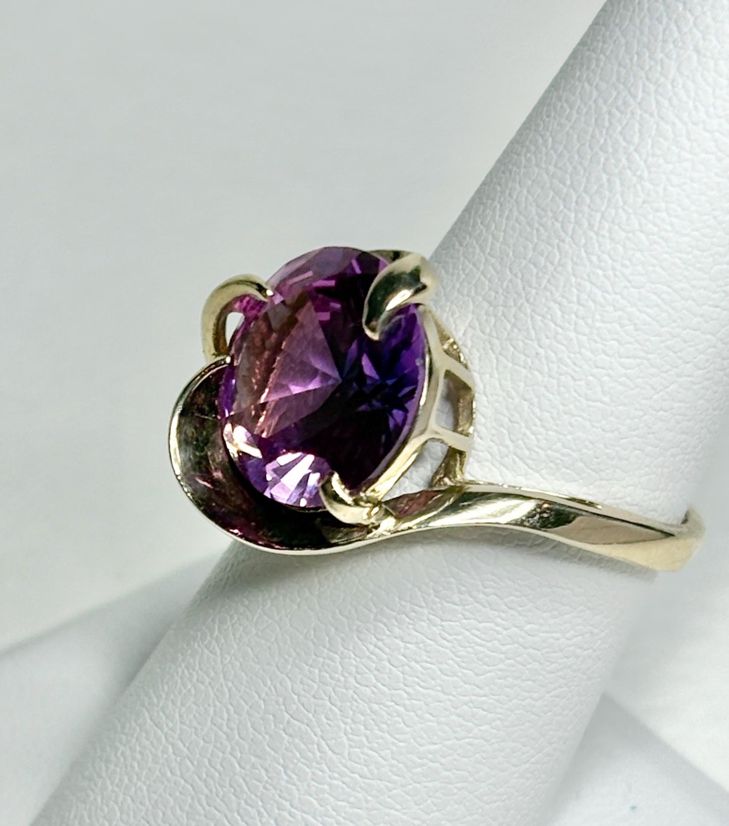 Synthetic Violetish-Pink Retro or Mid Century Spinel Ring in Solid 10k Gold size 7 - NewLifeJewelryVault