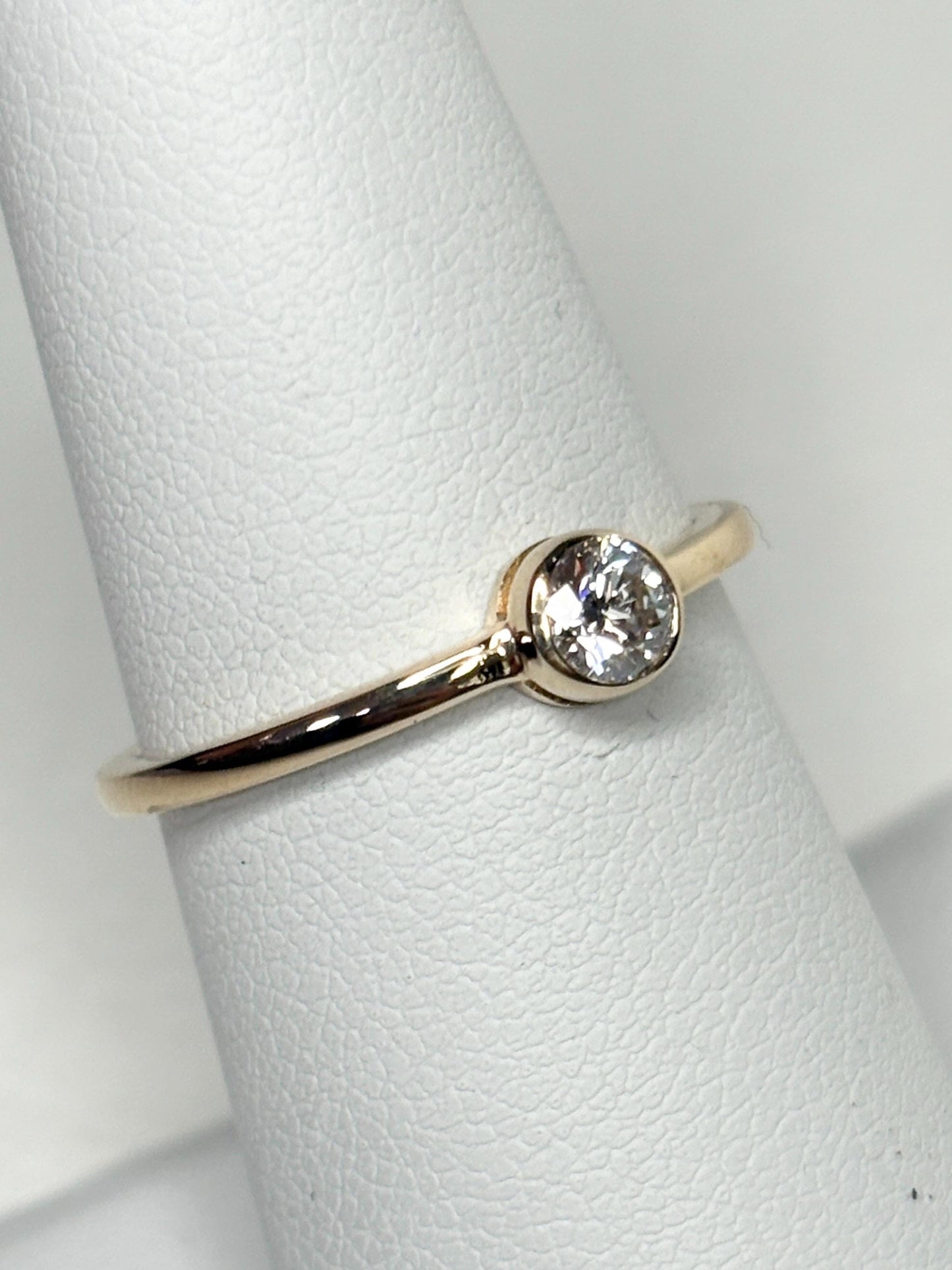 Pandora Lab-Grown Diamond .25ct Bezel Set Solitaire Ring in Solid 14k Gold size 6.5 - NewLifeJewelryVault