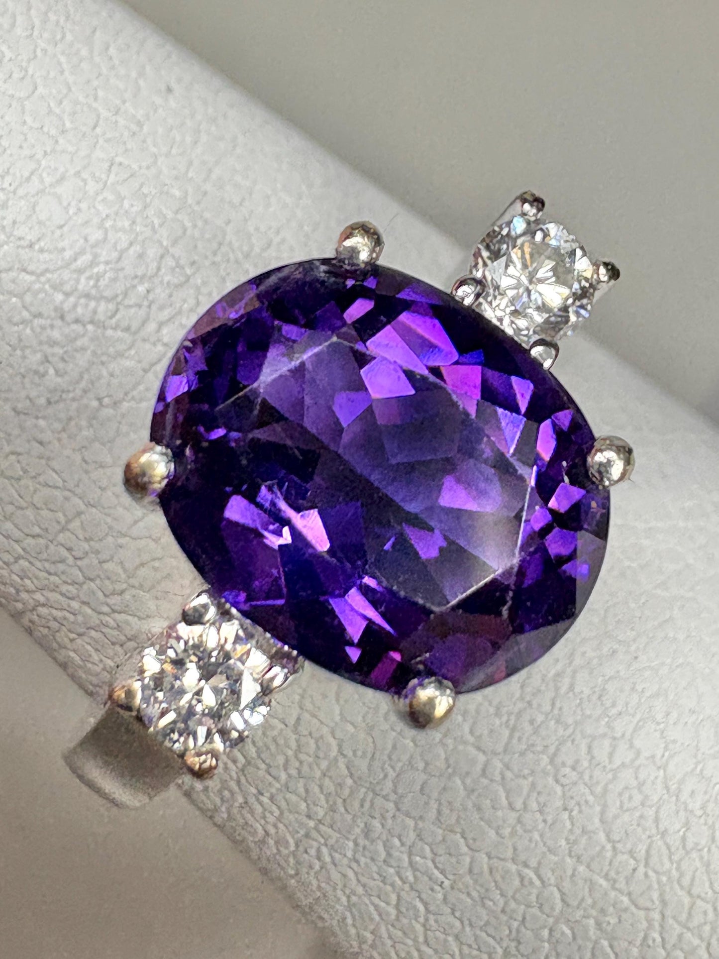 Amethyst and Diamond Ring Solid 18k White Gold Ring size 6.75 - New Life Jewelry