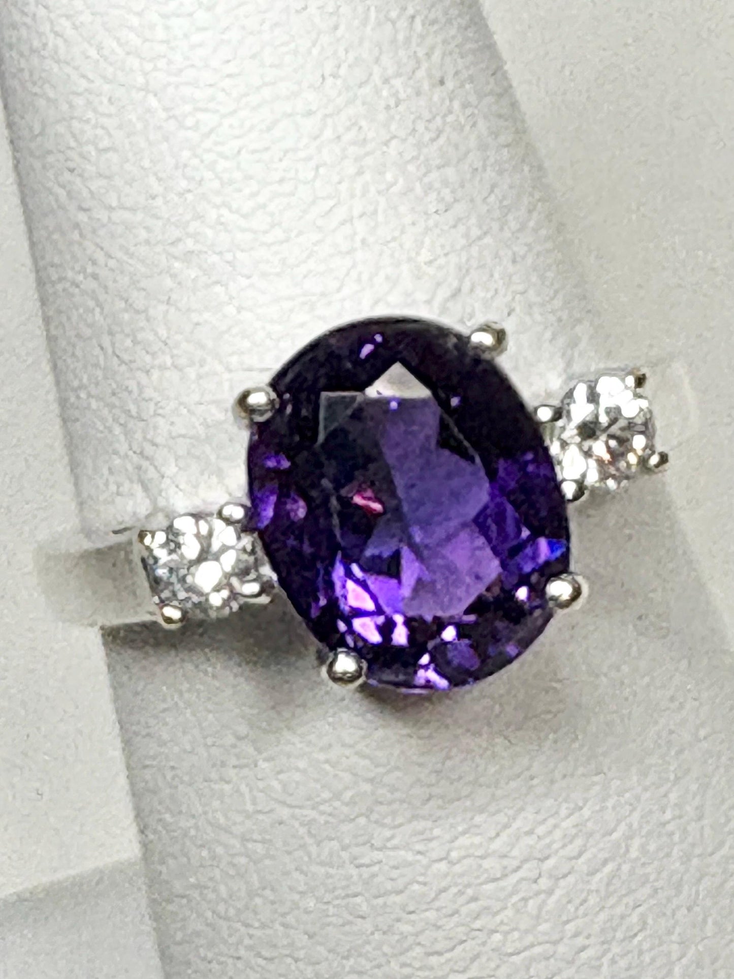 Amethyst and Diamond Ring Solid 18k White Gold Ring size 6.75 - New Life Jewelry