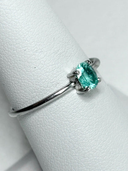 Mozambique Paraiba Tourmaline Solitaire Oval in Sterling Silver size 7 - NewLifeJewelryVault