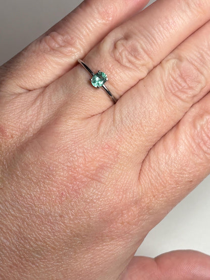 Mozambique Paraiba Tourmaline Solitaire Oval in Sterling Silver size 7 - NewLifeJewelryVault