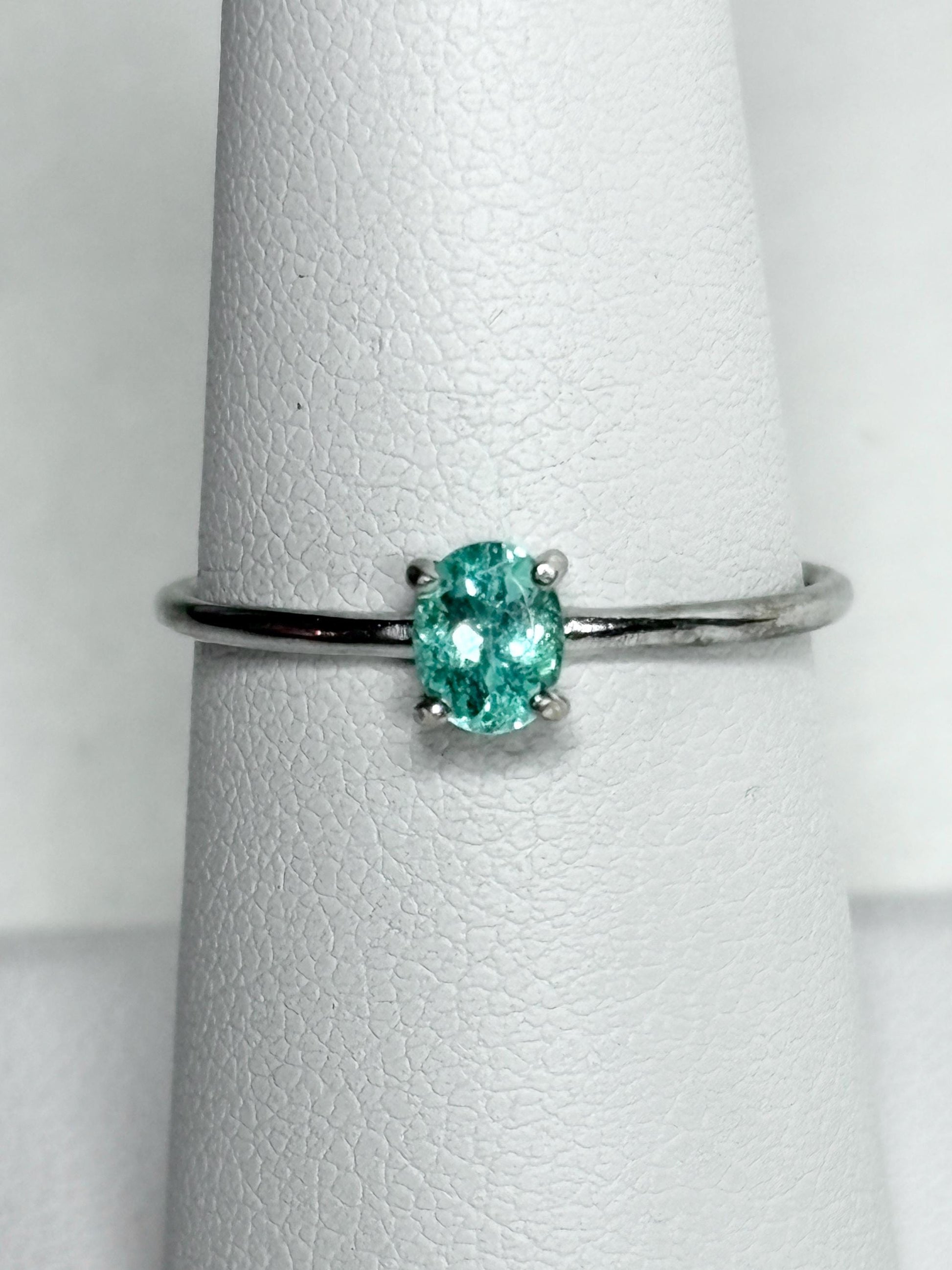 Mozambique Paraiba Tourmaline Solitaire Oval in Sterling Silver size 7 - NewLifeJewelryVault