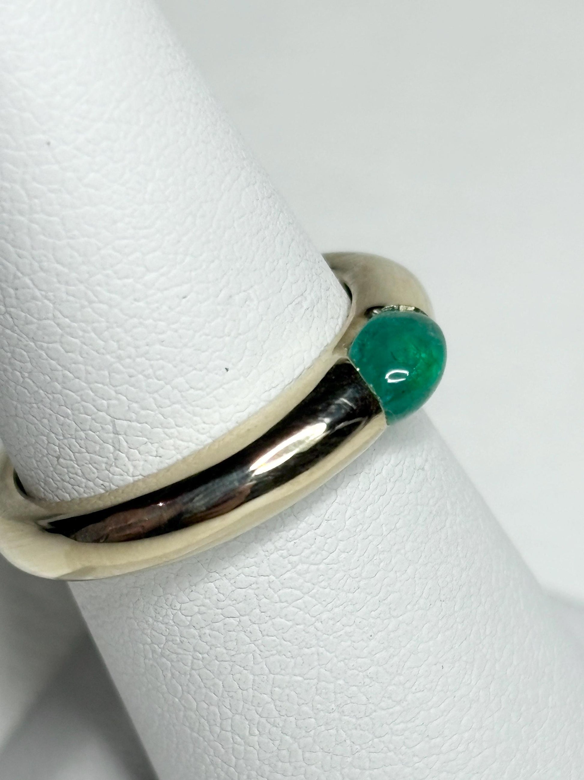 Natural Emerald Cabochon Domed Band Ring Solid 14k Gold size 6.25 - NewLifeJewelryVault