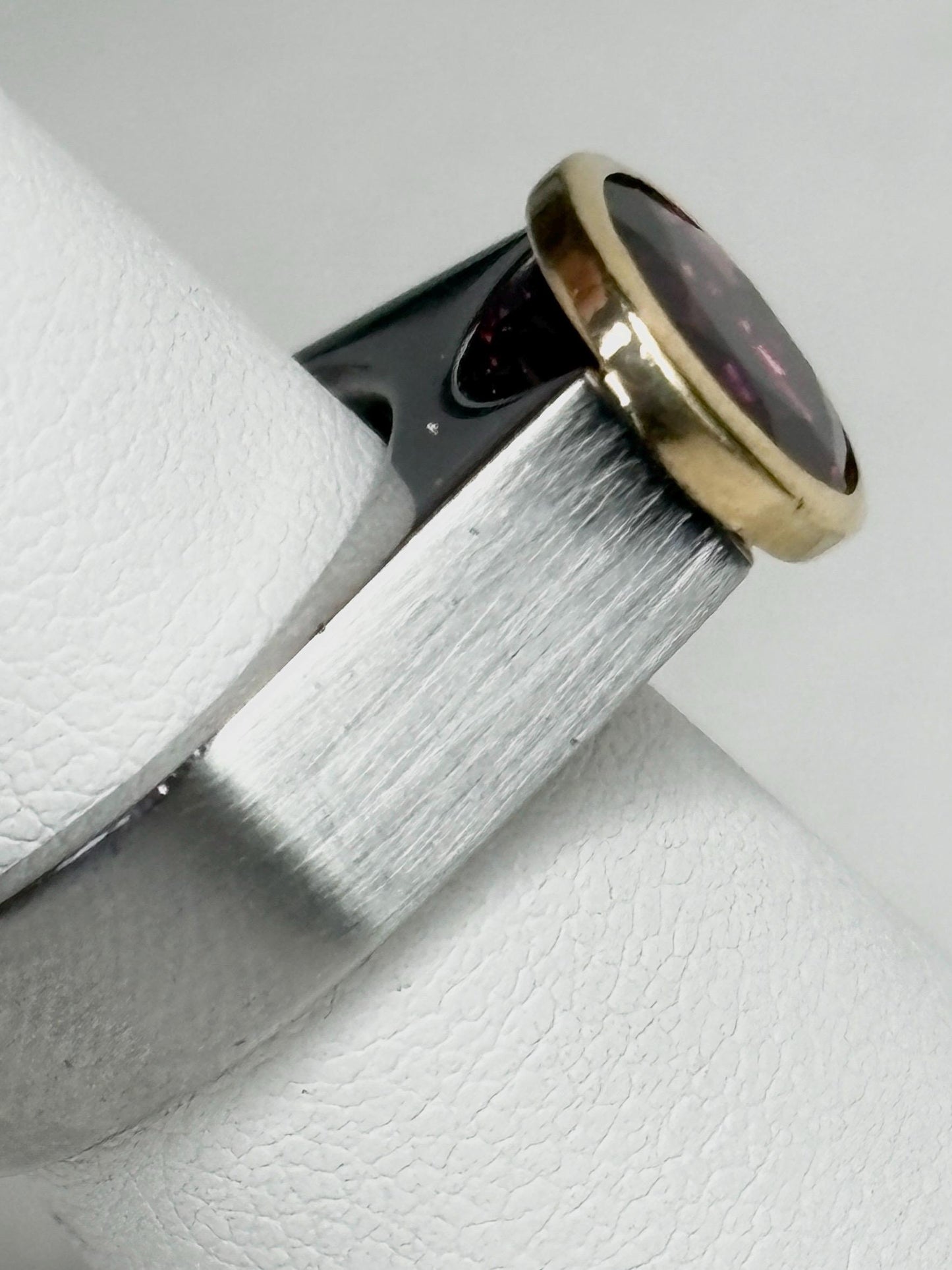 Stunning Rhodolite Garnet Bezel Set Ring Solid 18k and Metal 7.1g size 5.25 - NewLifeJewelryVault