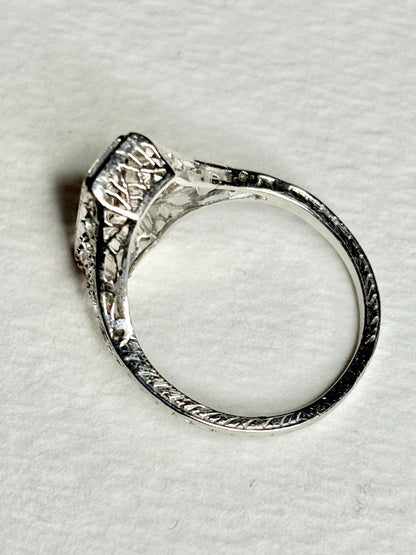 Art Deco Diamond Ring in Platinum .70ctw 4g size 6 - NewLifeJewelryVault