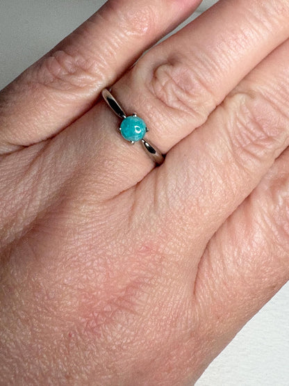 Brazilian Paraiba Tourmaline Solitaire Cabochon Ring in Sterling Silver size 7 - NewLifeJewelryVault