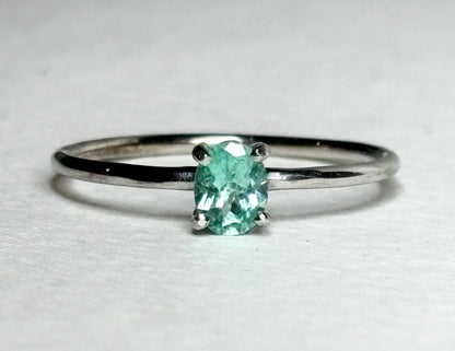 Mozambique Paraiba Tourmaline Solitaire Oval in Sterling Silver size 7 - NewLifeJewelryVault