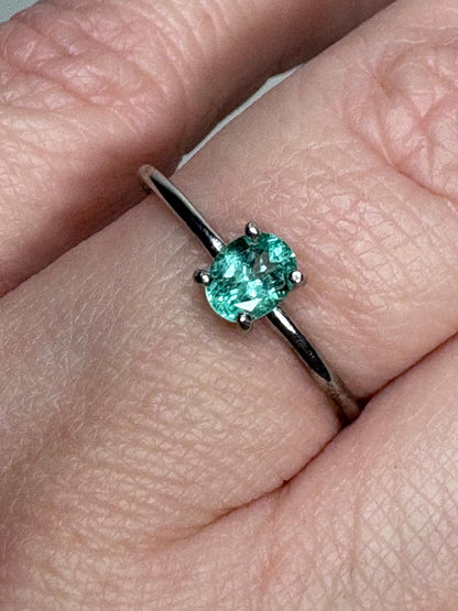 Mozambique Paraiba Tourmaline Solitaire Oval in Sterling Silver size 7 - NewLifeJewelryVault