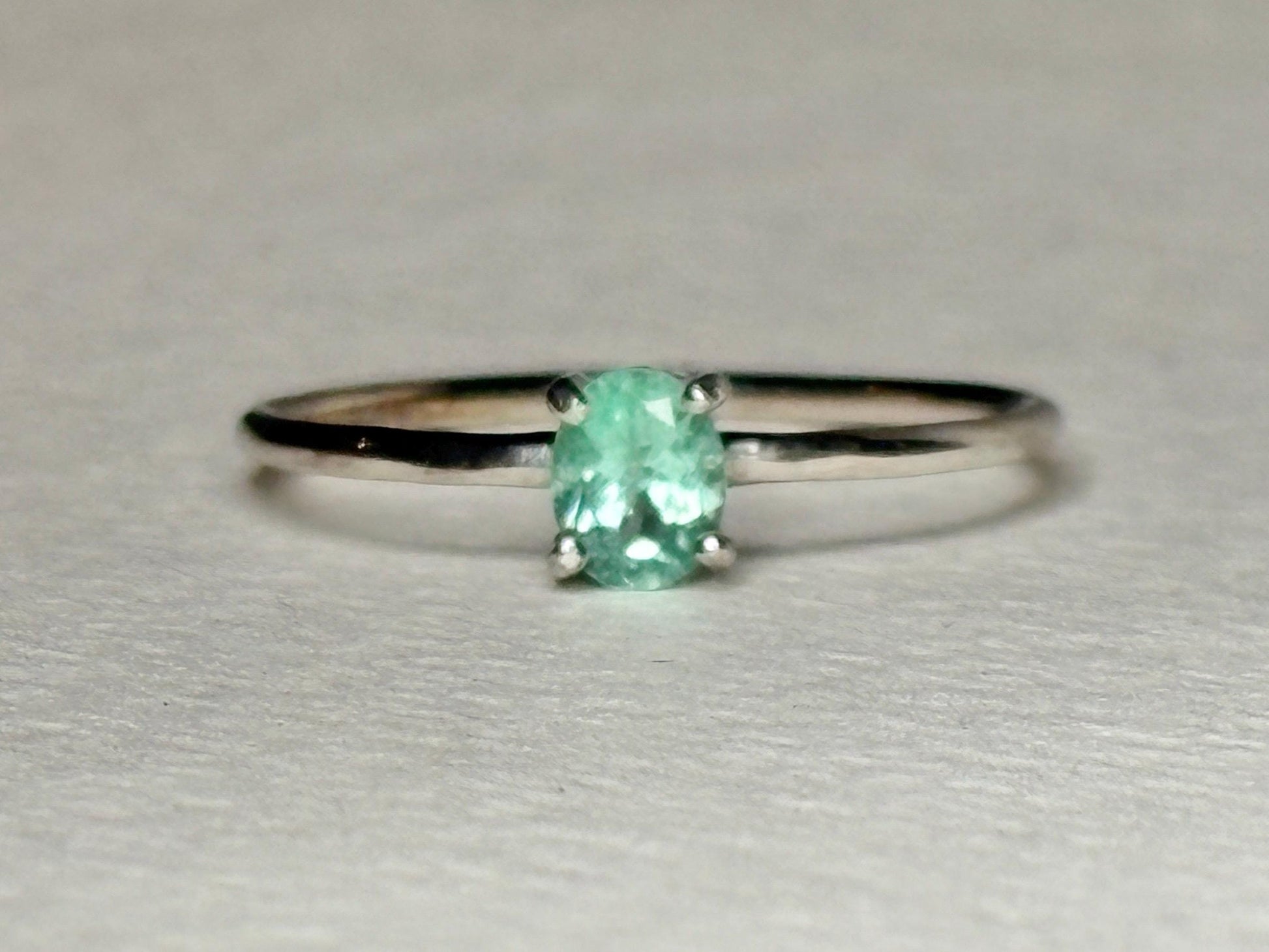 Mozambique Paraiba Tourmaline Solitaire Oval in Sterling Silver size 7 - NewLifeJewelryVault
