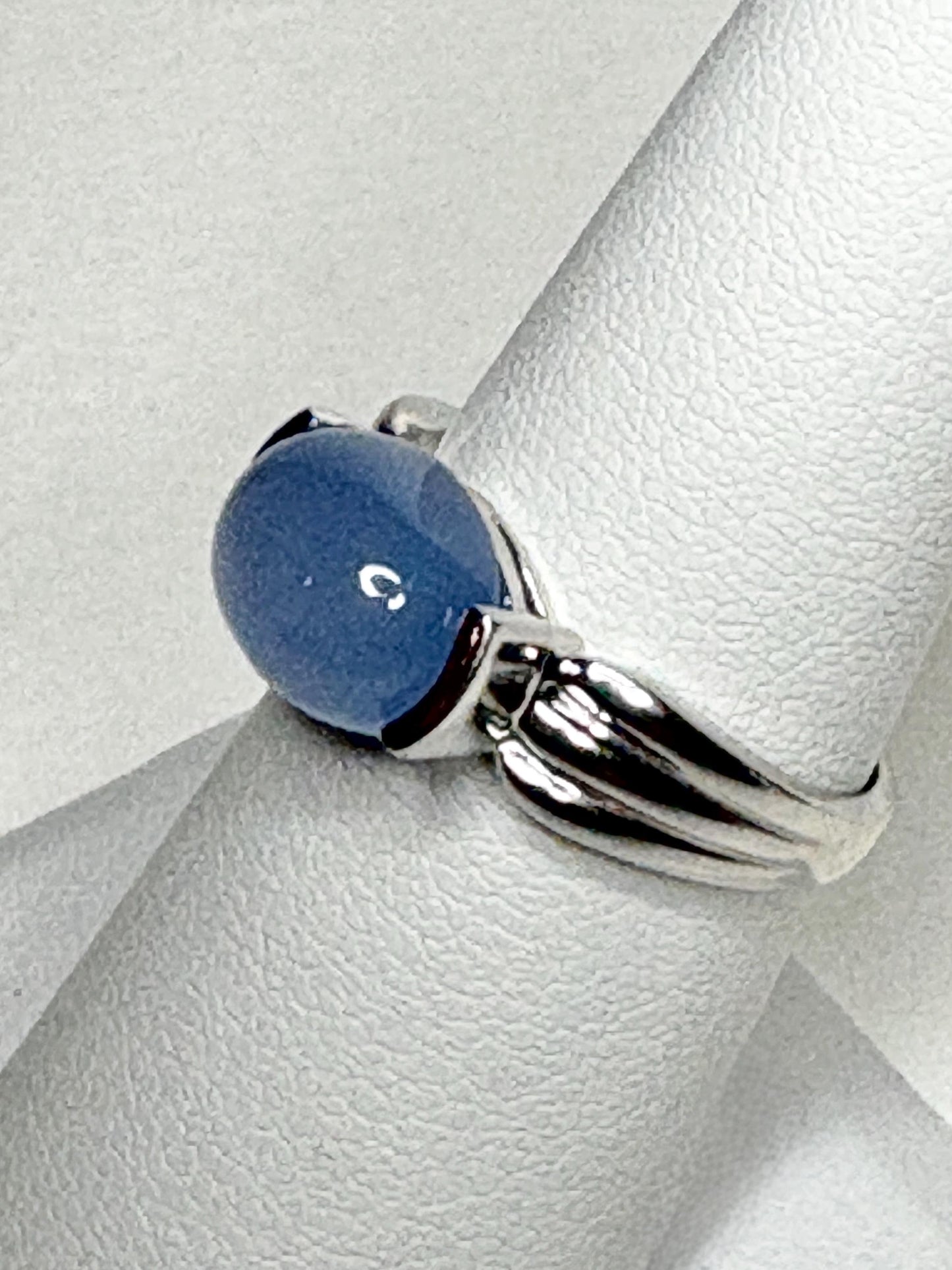 Natural Violet Blue Cabochon Chalcedony Band Ring Solid 14k White Gold size 6.5 - NewLifeJewelryVault