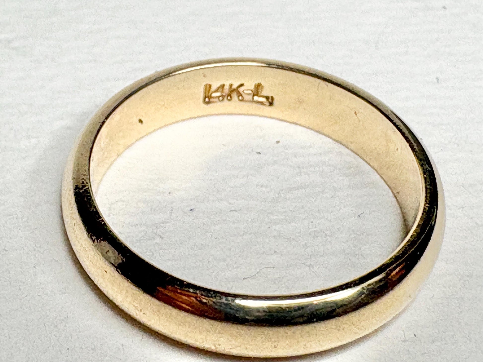 Solid 14k Gold 4.25mm Band Ring 4.5g Size 7.25 - NewLifeJewelryVault