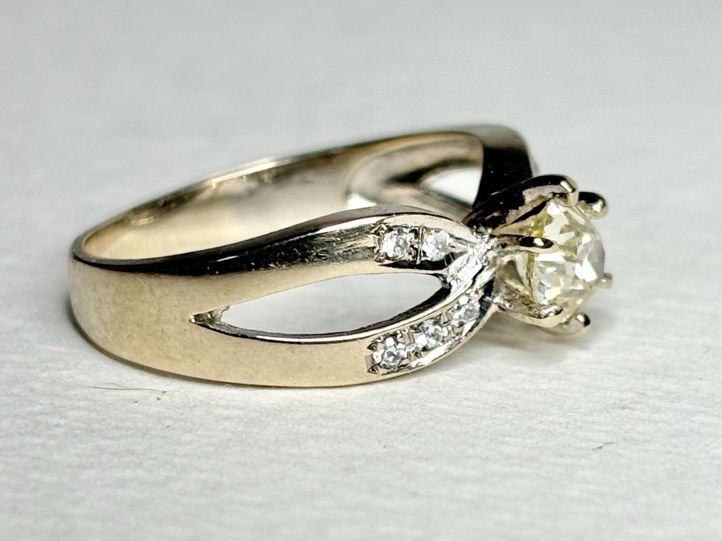Old Mine Cut Cape Diamond White Diamond Accents 18k White Gold Band Ring .71ctw size 6.25 - NewLifeJewelryVault