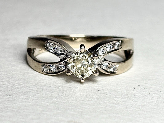Old Mine Cut Cape Diamond White Diamond Accents 18k White Gold Band Ring .71ctw size 6.25 - NewLifeJewelryVault