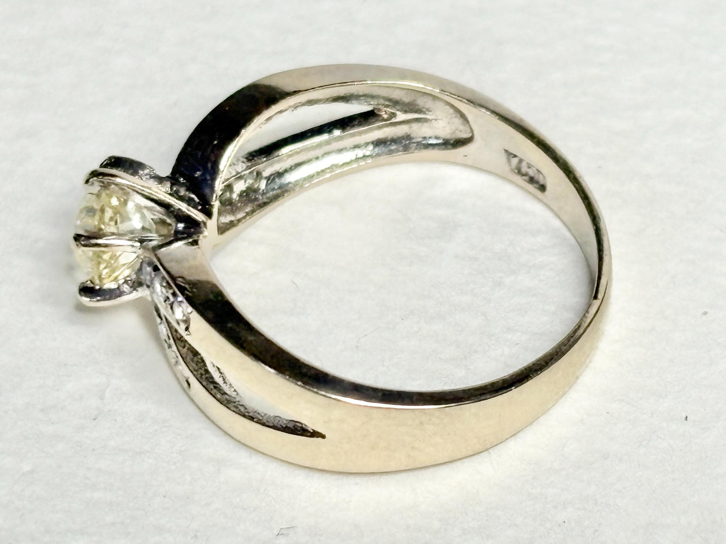 Old Mine Cut Cape Diamond White Diamond Accents 18k White Gold Band Ring .71ctw size 6.25 - NewLifeJewelryVault