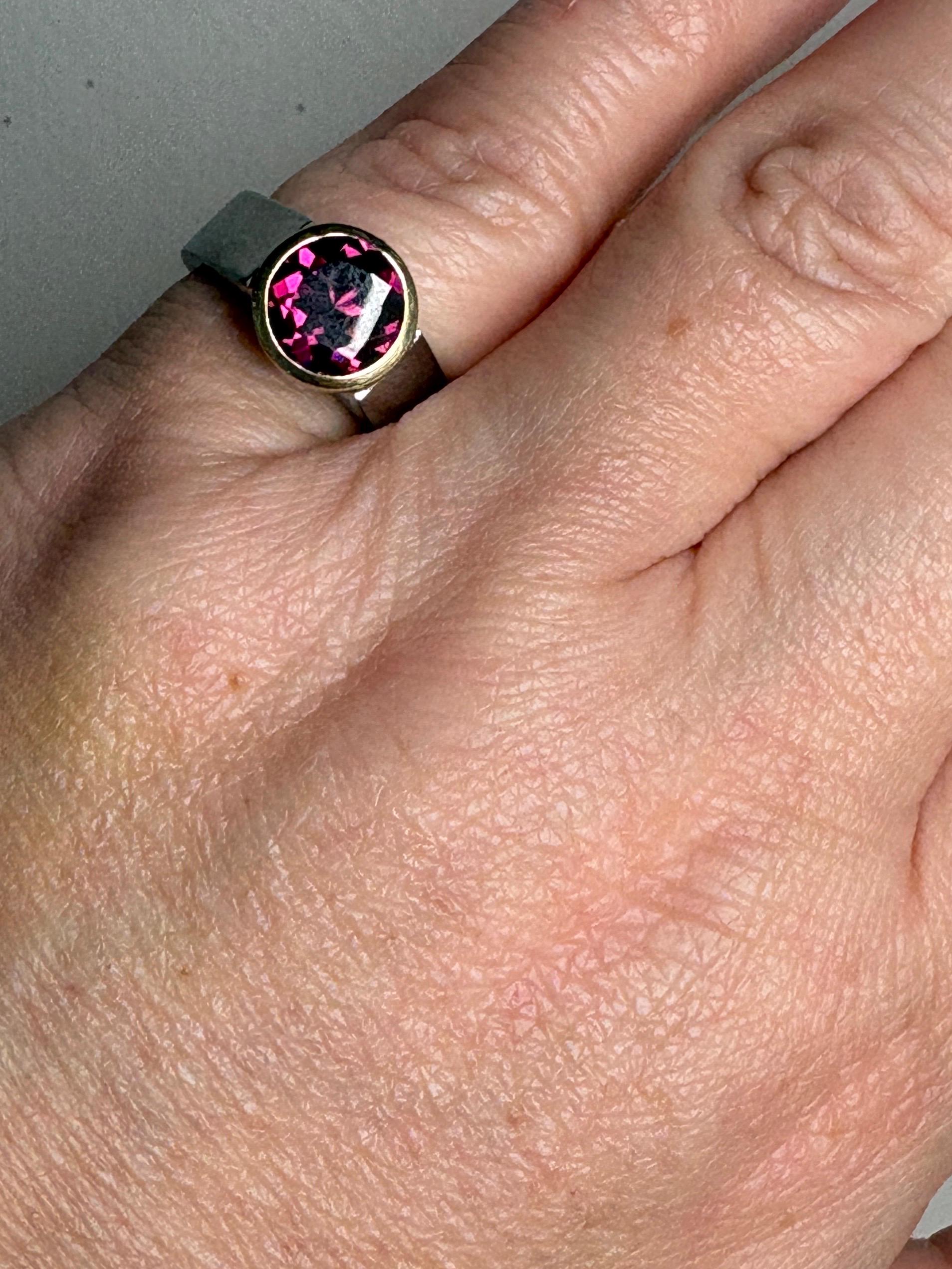Stunning Rhodolite Garnet Bezel Set Ring Solid 18k and Metal 7.1g size 5.25 - NewLifeJewelryVault