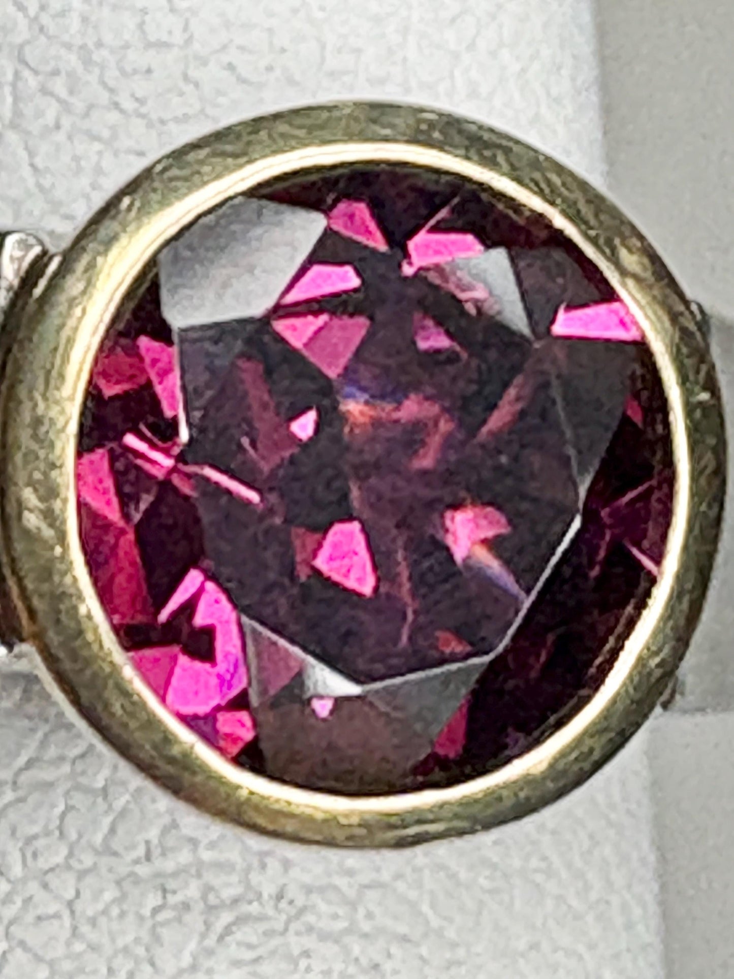 Stunning Rhodolite Garnet Bezel Set Ring Solid 18k and Metal 7.1g size 5.25 - NewLifeJewelryVault