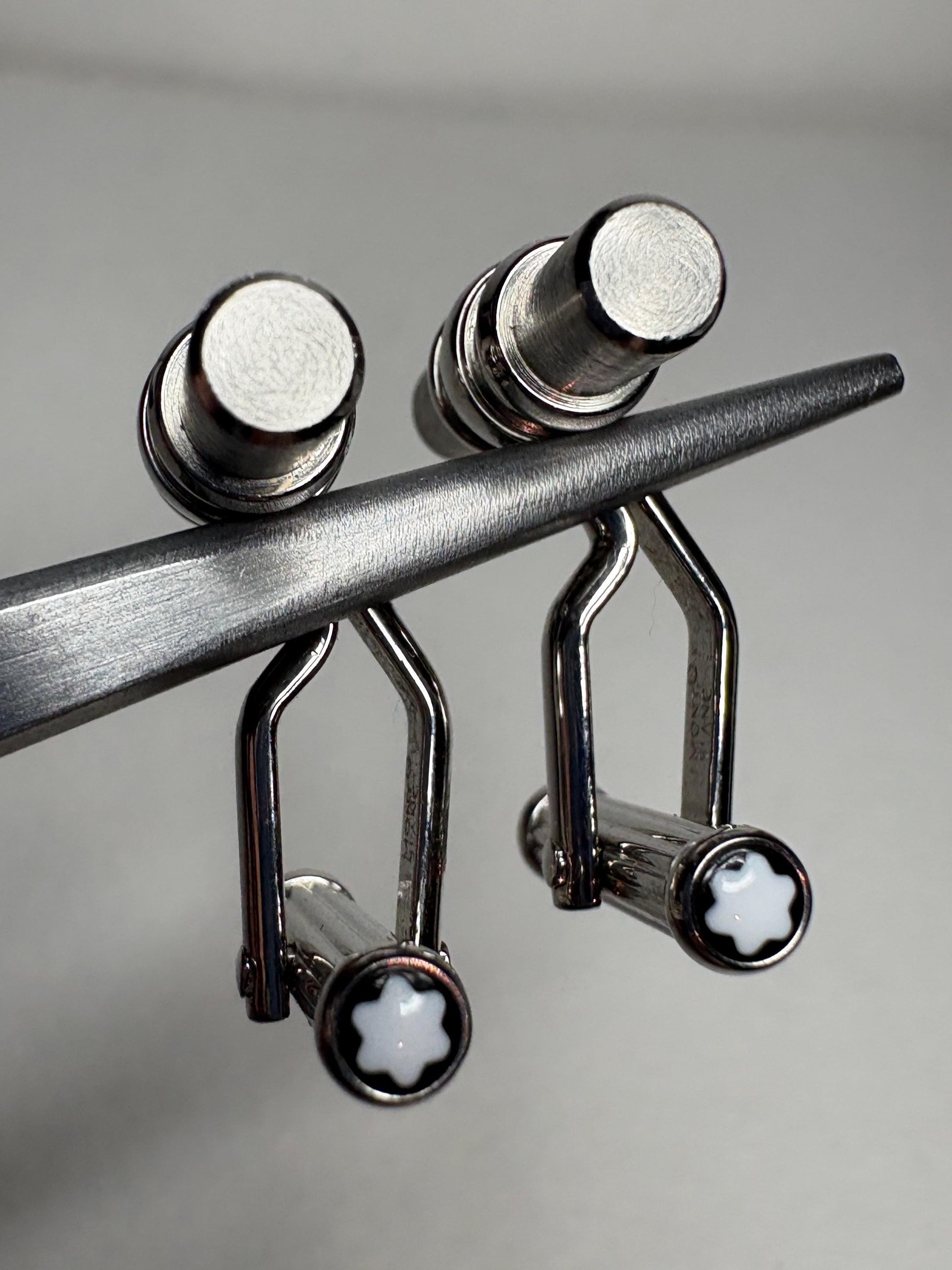 Montblanc Classic Cufflinks #6310 - NewLifeJewelryVault
