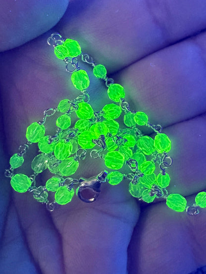 New Old Stock Uranium UV Reactive Glass Beaded Necklace Sterling Silver 18" - NewLifeJewelryVault