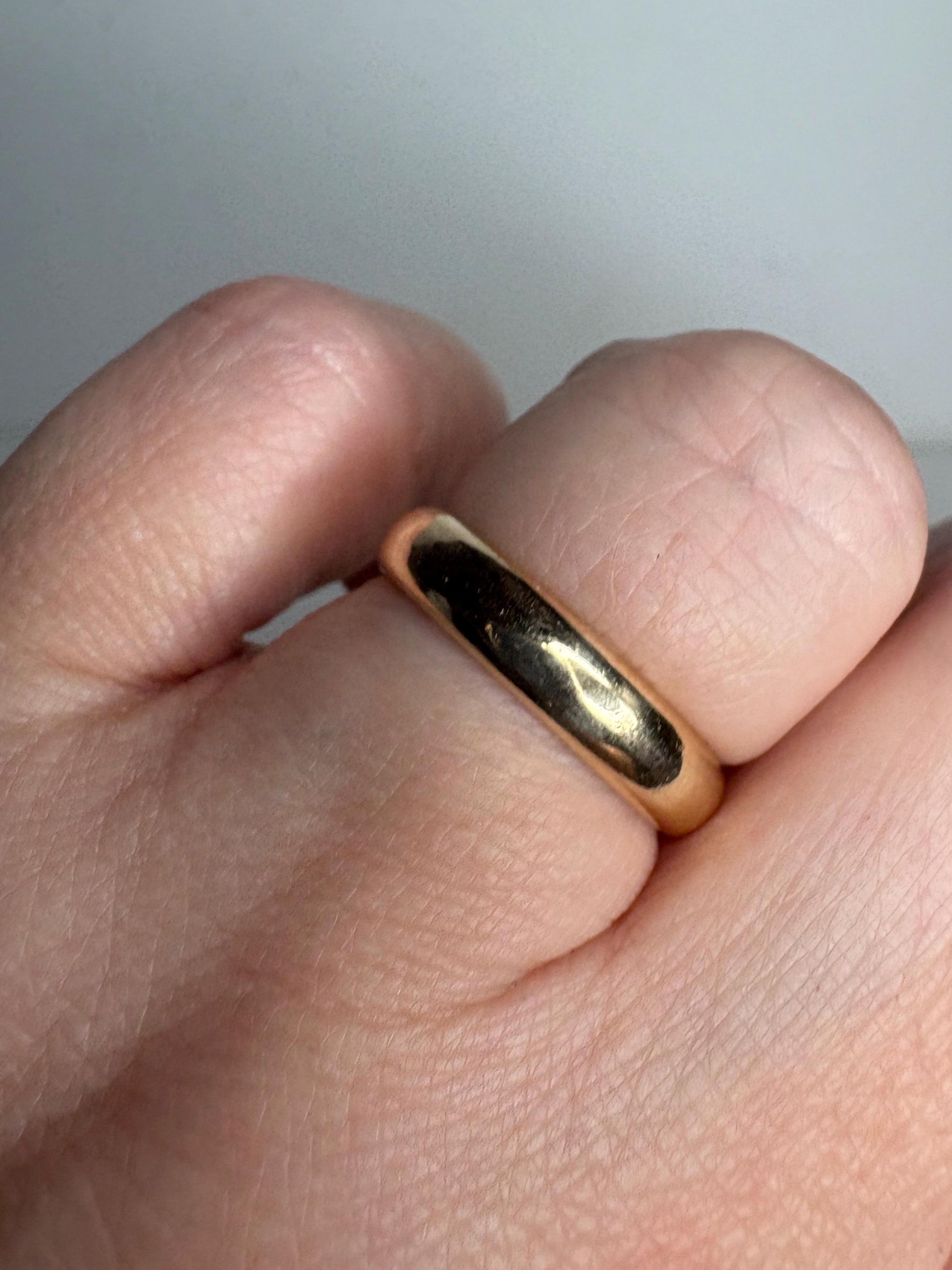 Solid 14k Gold 4.25mm Band Ring 4.5g Size 7.25 - NewLifeJewelryVault