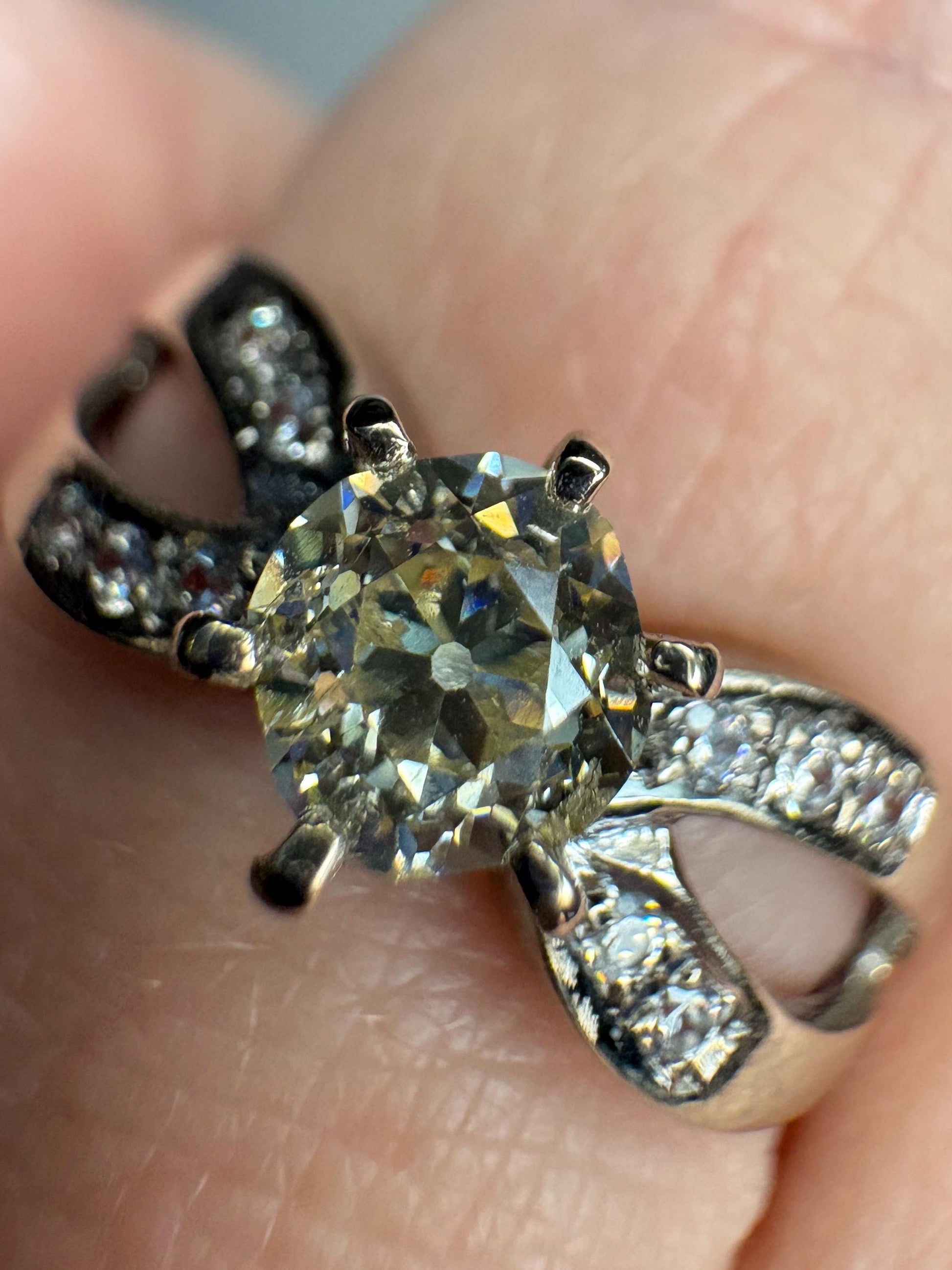 Old Mine Cut Cape Diamond White Diamond Accents 18k White Gold Band Ring .71ctw size 6.25 - NewLifeJewelryVault