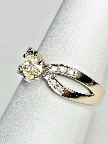 Old Mine Cut Cape Diamond White Diamond Accents 18k White Gold Band Ring .71ctw size 6.25 - NewLifeJewelryVault
