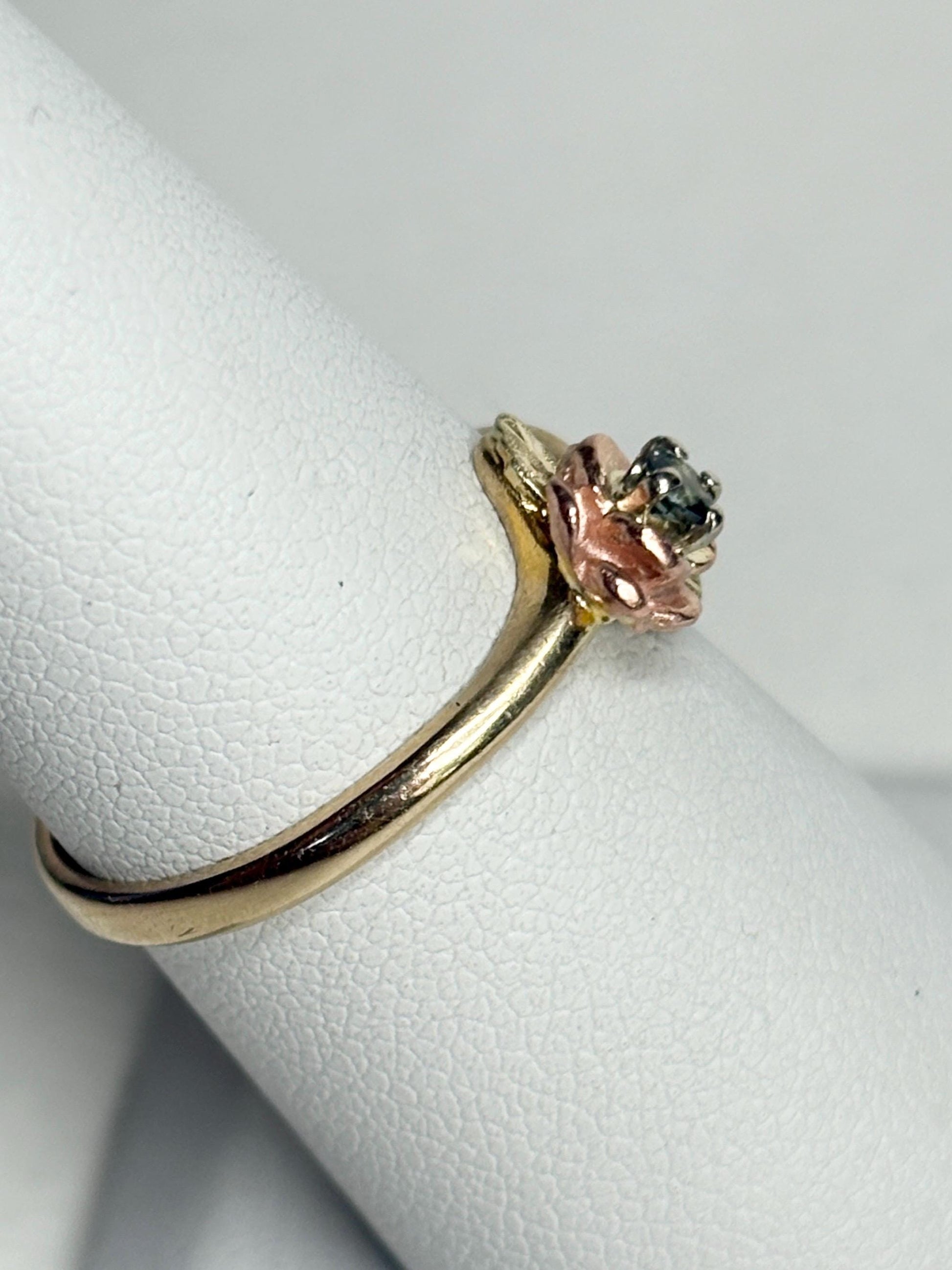 Black Hills Gold Color Change Garnet Rose ring solid 10k gold size 6.5 - NewLifeJewelryVault