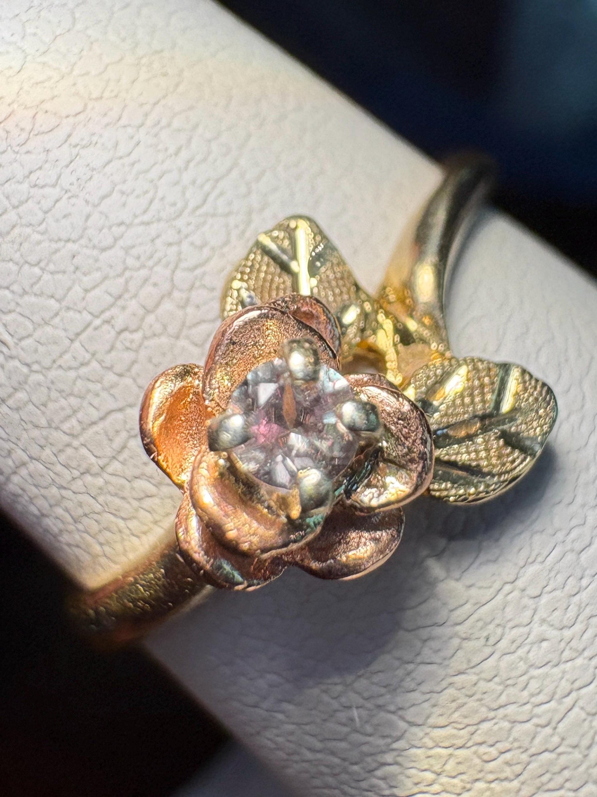 Black Hills Gold Color Change Garnet Rose ring solid 10k gold size 6.5 - NewLifeJewelryVault