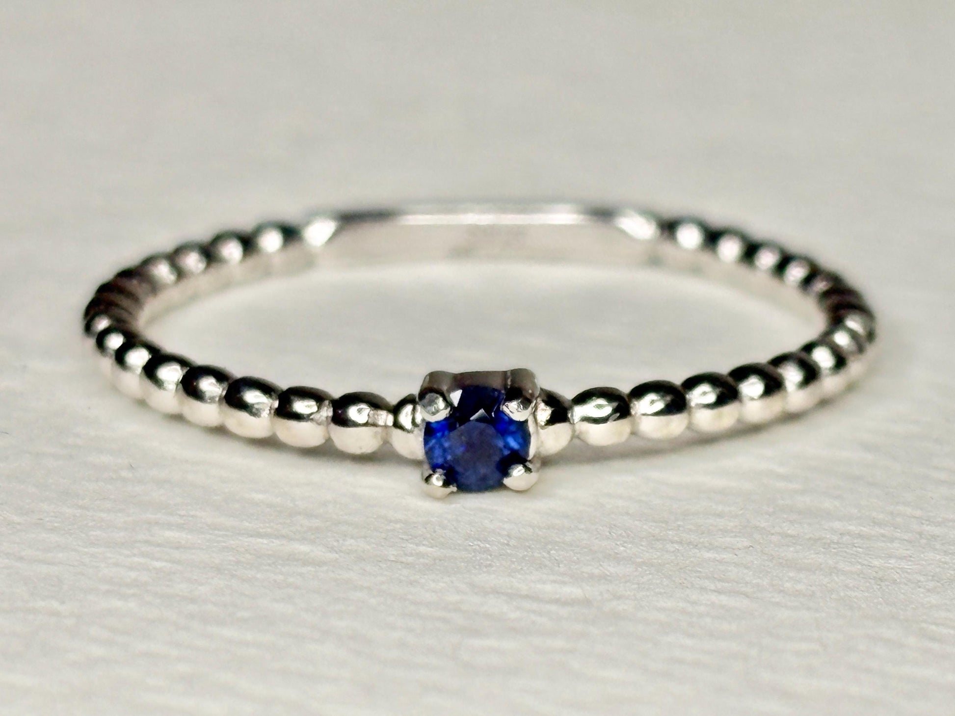 Natural Blue Sapphire Beaded Band Ring Sterling Silver size 9 - NewLifeJewelryVault