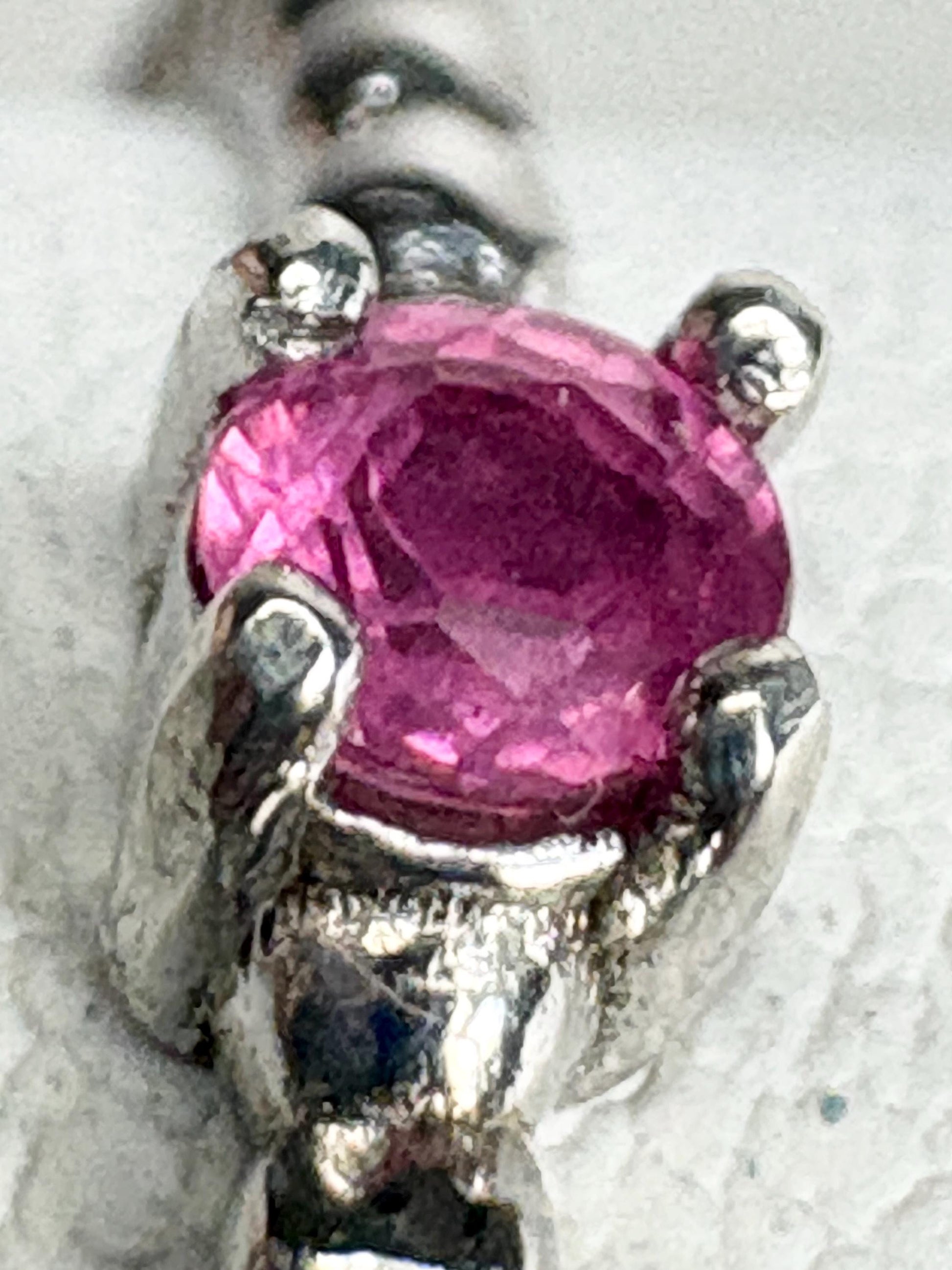Hot Pink Natural Sapphire Solitaire Beaded Band Ring Sterling Silver size 6 - NewLifeJewelryVault