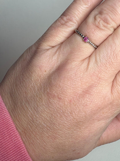Hot Pink Natural Sapphire Solitaire Beaded Band Ring Sterling Silver size 6 - NewLifeJewelryVault