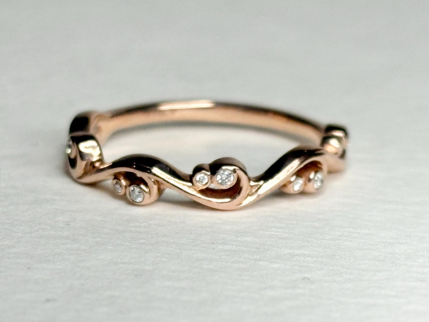 Diamond Bezel Set Swirl Band Ring Solid 14k Rose Gold size 7 - NewLifeJewelryVault