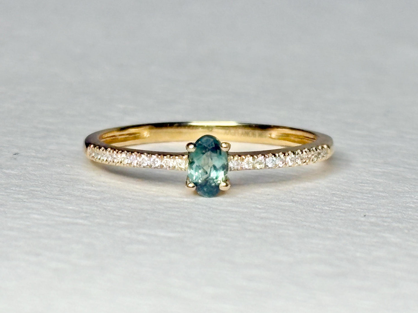 Natural Alexandrite and Diamond THIN Band Ring Solid 18k Gold size 6.5 - NewLifeJewelryVault