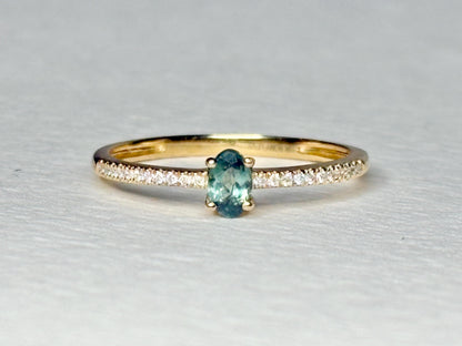 Natural Alexandrite and Diamond THIN Band Ring Solid 18k Gold size 6.5 - NewLifeJewelryVault
