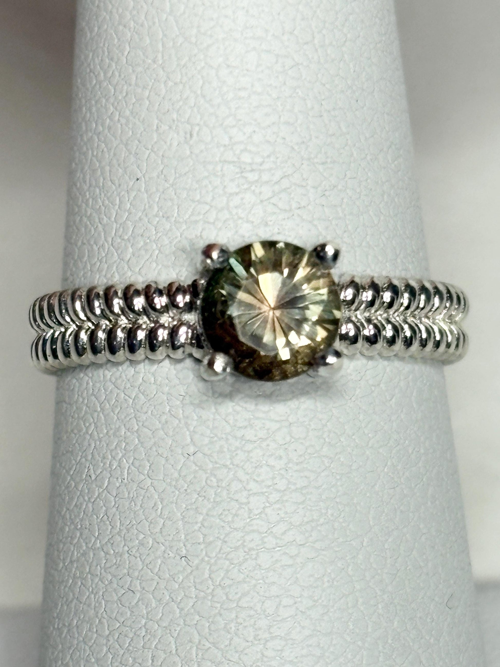 Bi-Color Dichroic Green Oregon Sunstone Braided Band Ring in Sterling Silver size 7 - NewLifeJewelryVault