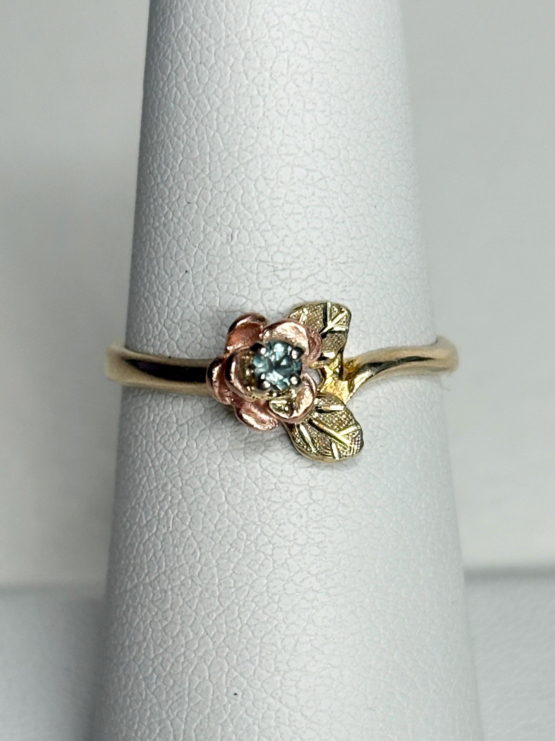 Black Hills Gold Color Change Garnet Rose ring solid 10k gold size 6.5 - NewLifeJewelryVault