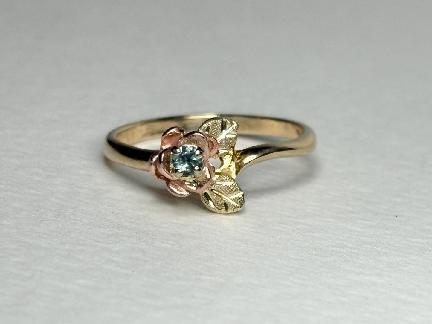 Black Hills Gold Color Change Garnet Rose ring solid 10k gold size 6.5 - NewLifeJewelryVault