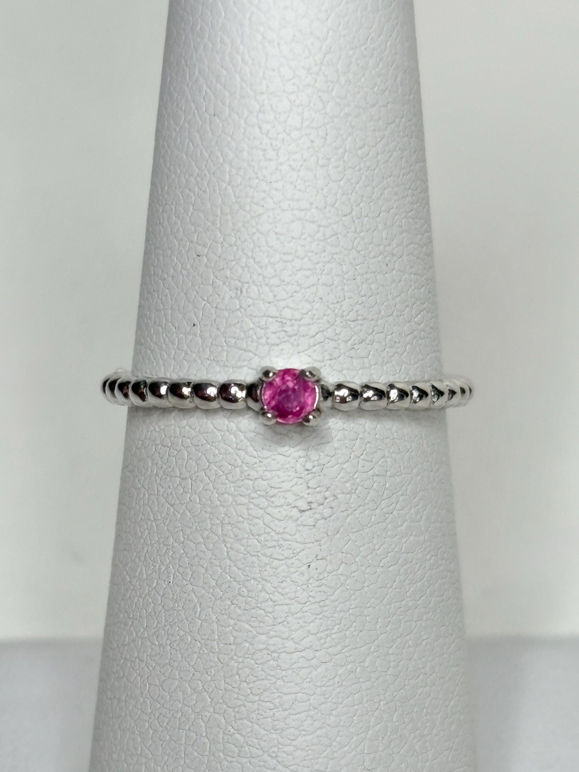 Hot Pink Natural Sapphire Solitaire Beaded Band Ring Sterling Silver size 6 - NewLifeJewelryVault