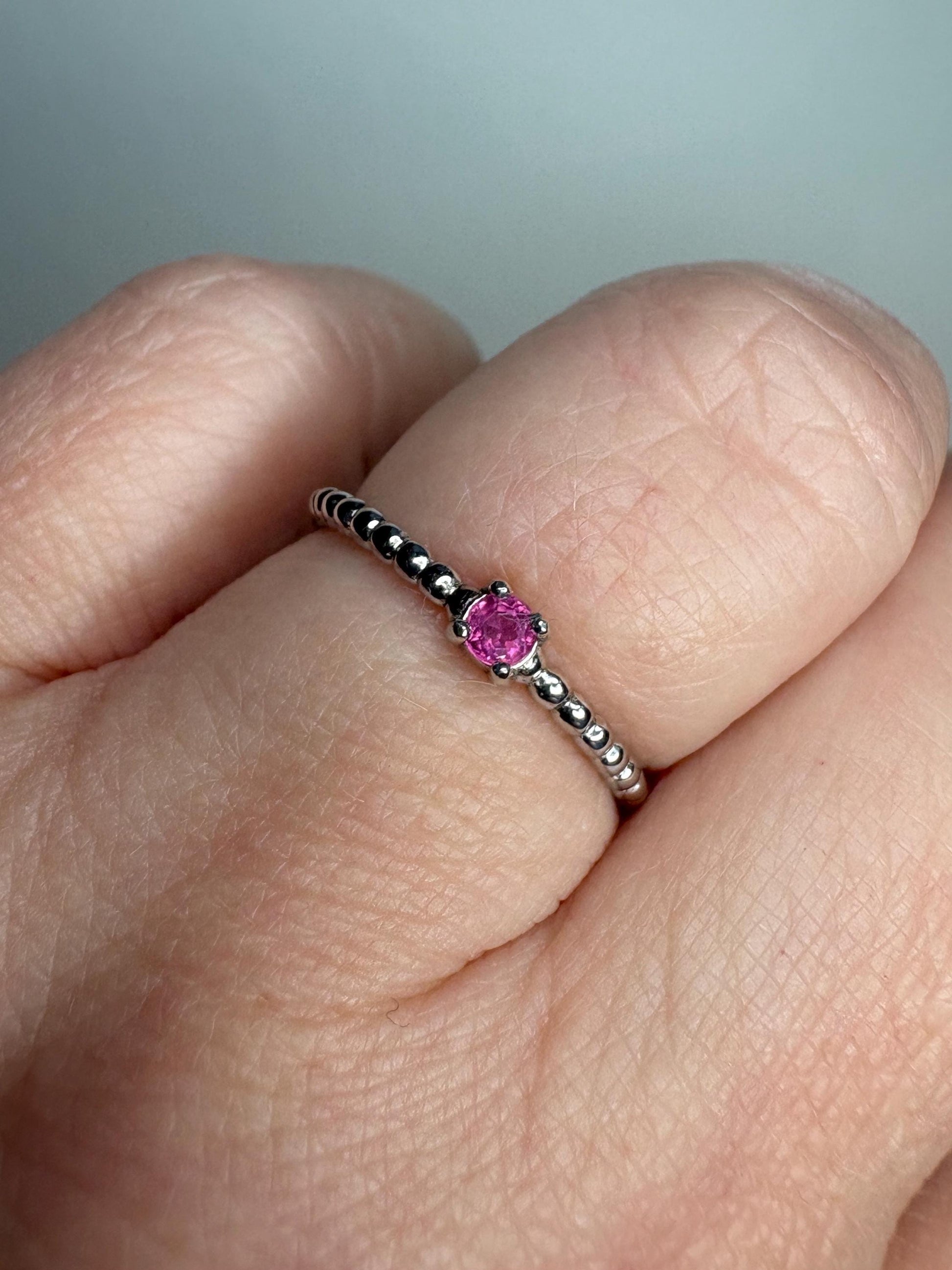 Hot Pink Natural Sapphire Solitaire Beaded Band Ring Sterling Silver size 6 - NewLifeJewelryVault
