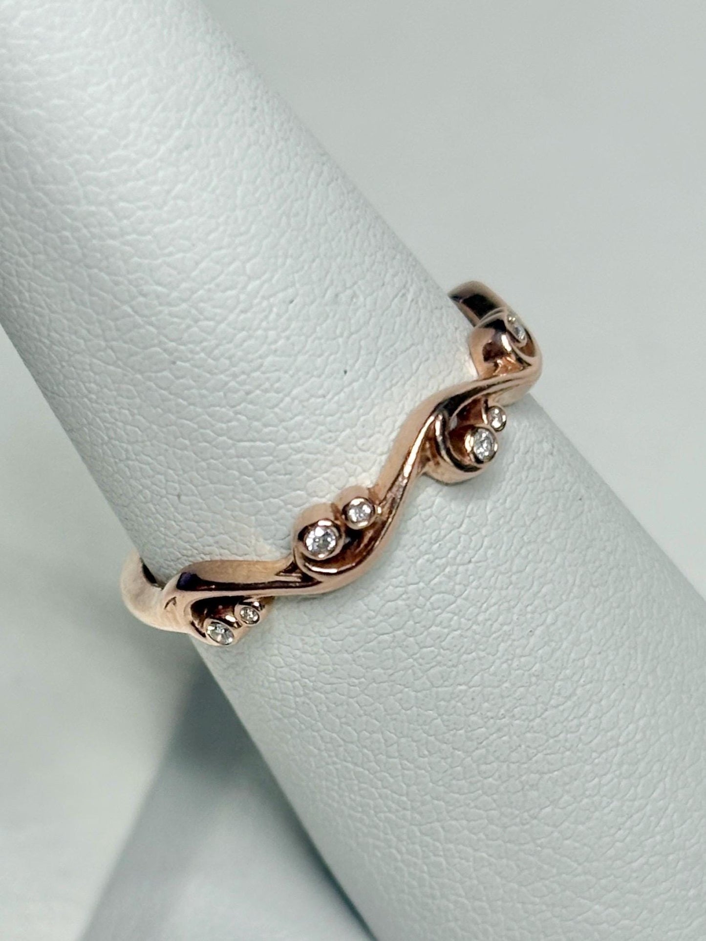 Diamond Bezel Set Swirl Band Ring Solid 14k Rose Gold size 7 - NewLifeJewelryVault