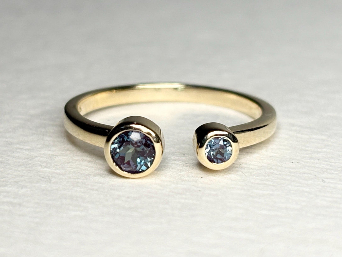 Lab Grown Alexandrite Chrysoberyl Bezel Set Open Stackable Ring Solid 10k size 7.5 - NewLifeJewelryVault