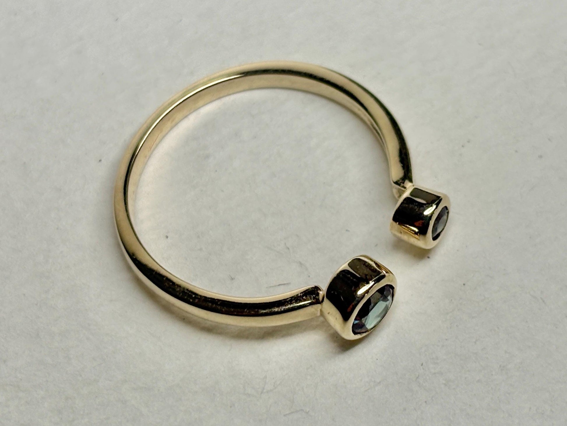 Lab Grown Alexandrite Chrysoberyl Bezel Set Open Stackable Ring Solid 10k size 7.5 - NewLifeJewelryVault