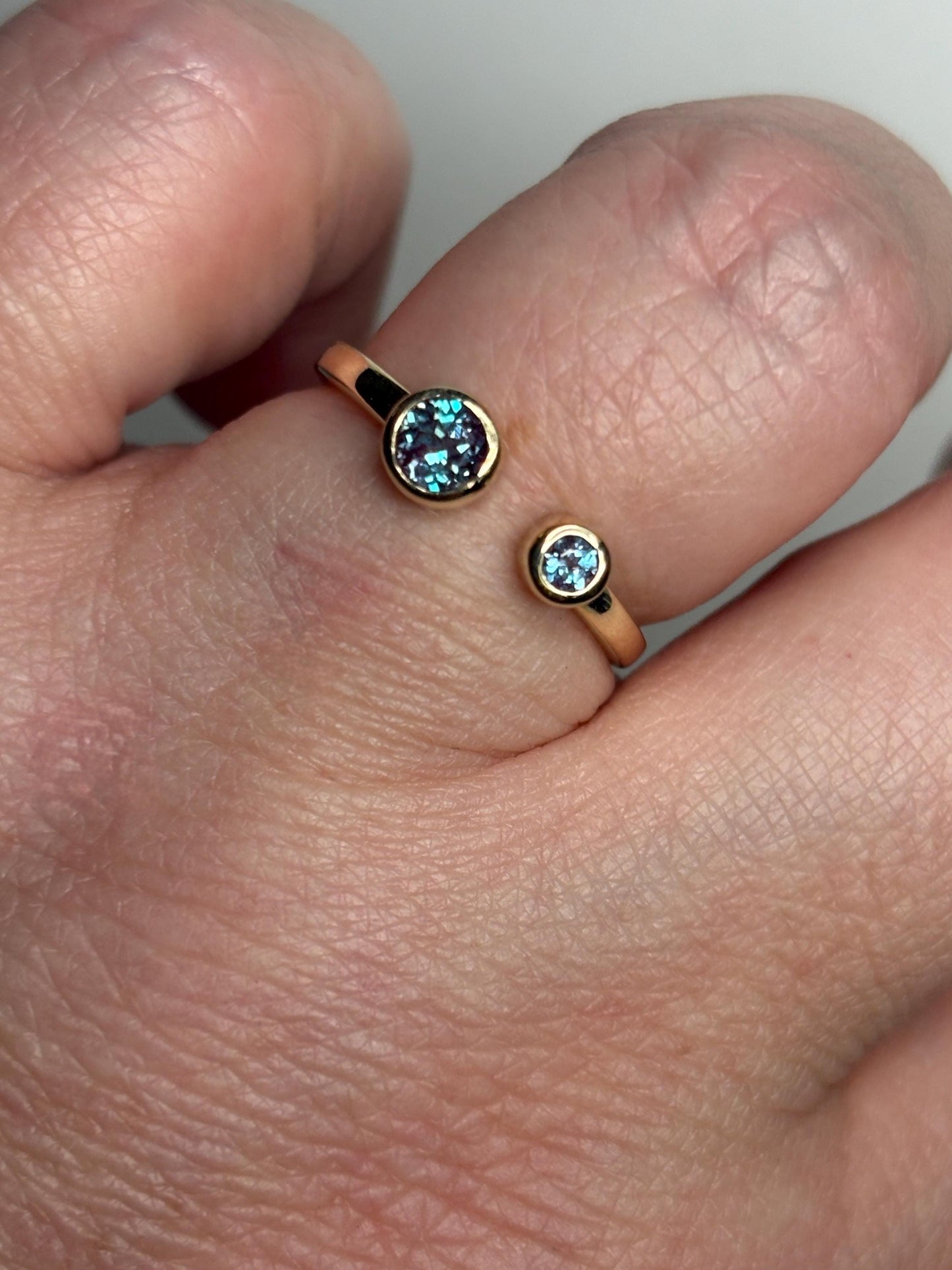 Lab Grown Alexandrite Chrysoberyl Bezel Set Open Stackable Ring Solid 10k size 7.5 - NewLifeJewelryVault