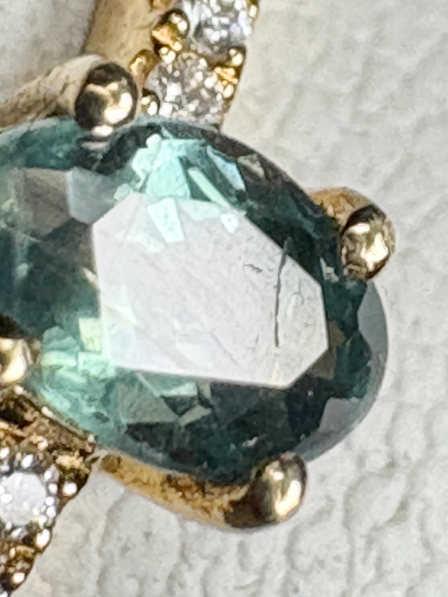 Natural Alexandrite and Diamond THIN Band Ring Solid 18k Gold size 6.5 - NewLifeJewelryVault